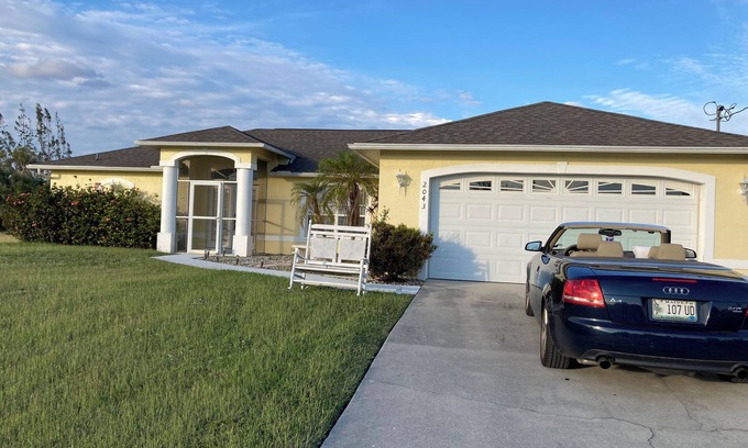 Diplomat House | Large, Private Home on Fresh Water Canal with Heated Pool