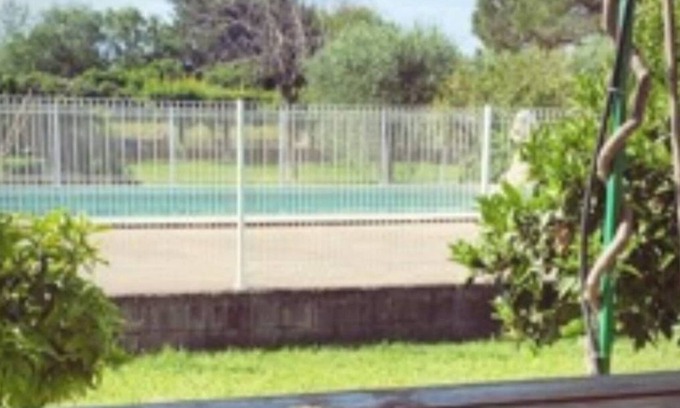 Saint-Martin-de-Crau House | Large Provencal house with swimming pool