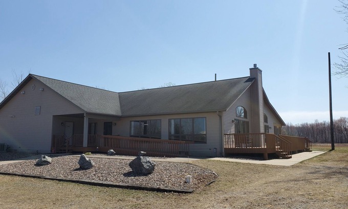 Merrillan House | Large ranch house