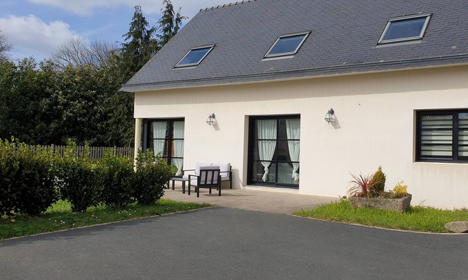 La Foret-Fouesnant Villa | Large recent town in enclosed garden, WI FI, parking