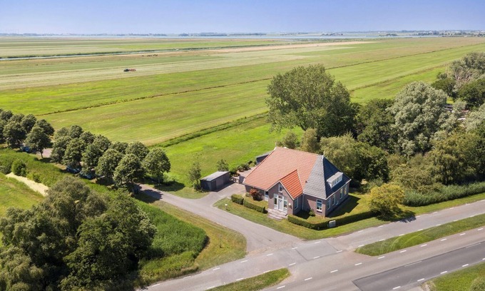 Follega Villa | Large renovated farmhouse with indoor Pool & Sauna