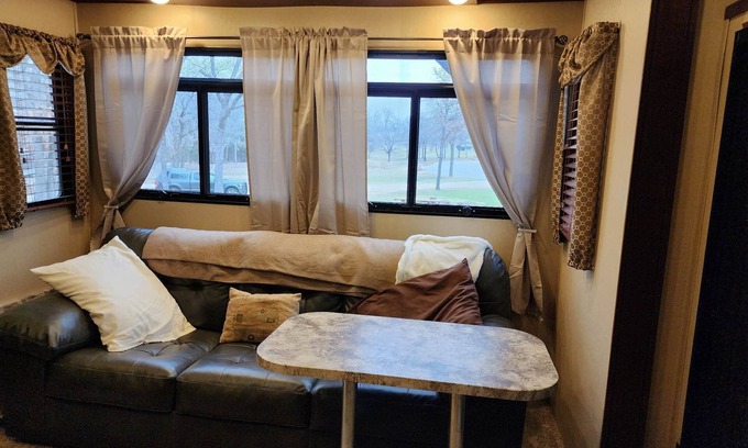 Kingston House | Large RV by Lake Texoma, Choctaw, and West Bay Casino