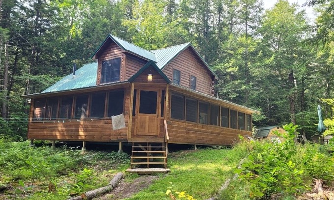 Smithfield Cabin | Large Secluded Cabin on the Lake - Now booking 2+ night stays