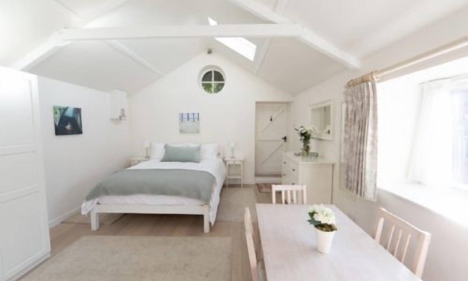 Vobster Cottage | ❤️ Large & Spacious room fast wifi on 55 acres AONB