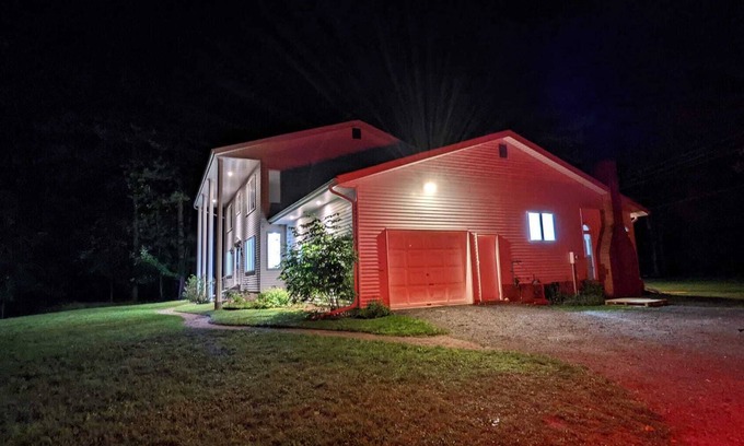 Bracebridge Cottage | Large Spacious Waterfront Cottage