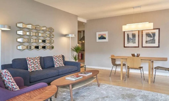 Grand Canal Dock Condo | Large Stylish, Bright & Luxurious 2 Bed Apartment