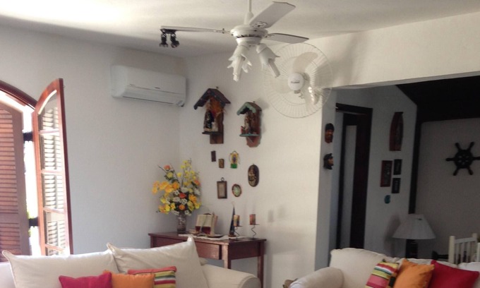 Barra do Una House | Large summer house 400 m from Barra do Una beach
