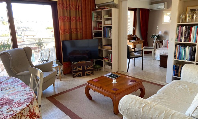 Prado - Republique Apartment | Large sunny flat just minutes from the Croisette, Cannes, with PRIVATE PARKING