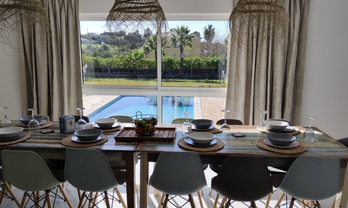 Cerro do Mocho Villa | Large very spacious modern 4 Bedroom Villa sleep 8 to 10