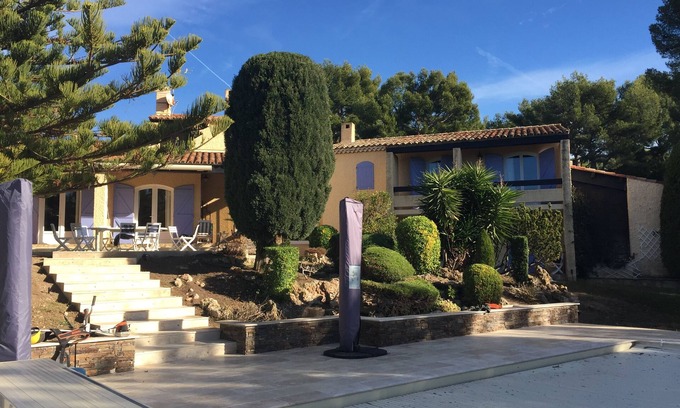 Saint-Cyr-sur-Mer Villa | Large Villa 15p, pool, sea, tennis, near Calanques and Golf de Frégate.