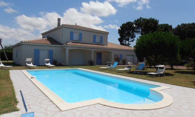 Saint-Augustin Villa | Large villa 12 P 250m2 with swimming pool, pool-house and park of 2300 m2 near beach