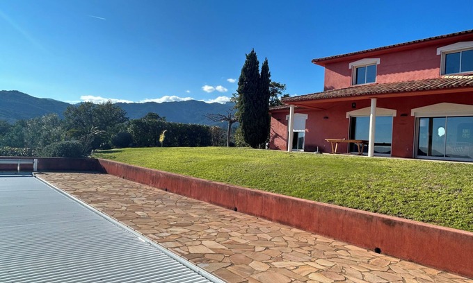 Favone Villa | Large villa with swimming pool and beach access (10 min) on foot