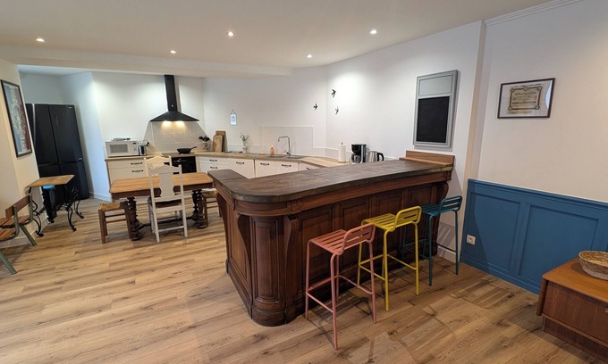 La Seguiniere House | Large village house on the river bank