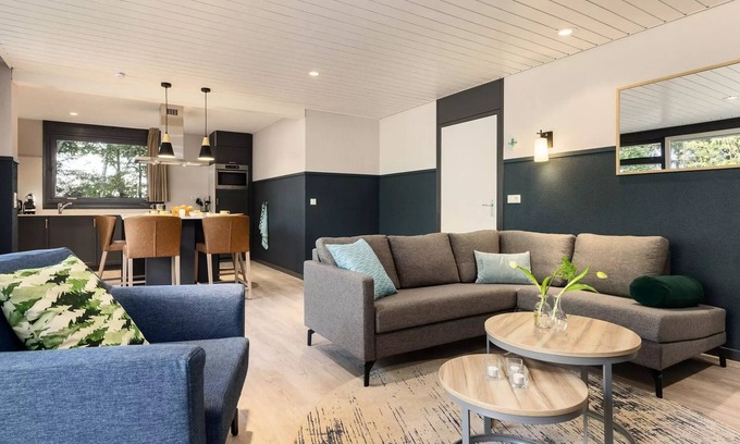 America House | Large VIP Cottage 4 People