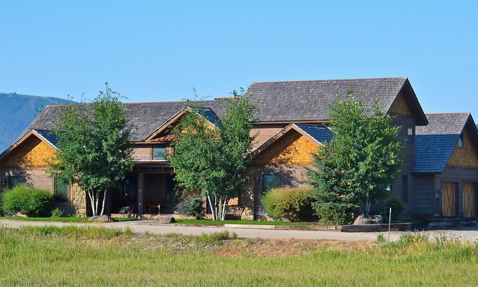 Victor House | Large Western Home,Beautiful Summer/Winter Settings ,Near Jackson Hole