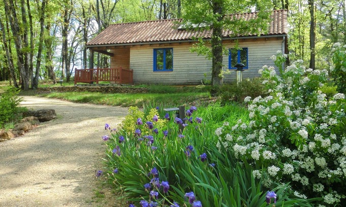La Chapelle-Aubareil Ski Chalet | Large wooden chalet in the middle of the forest a stone's throw from Sarlat and Lascaux