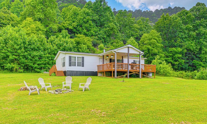 Hot Springs House | Large Yard + Fire Pit: Hot Springs Home