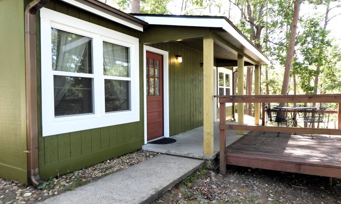 Royal Cabin | Largemouth Cabinn