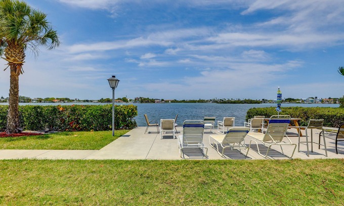 Largo Condo | Largo Condo < 3 Mi to Indian Rocks Beach!