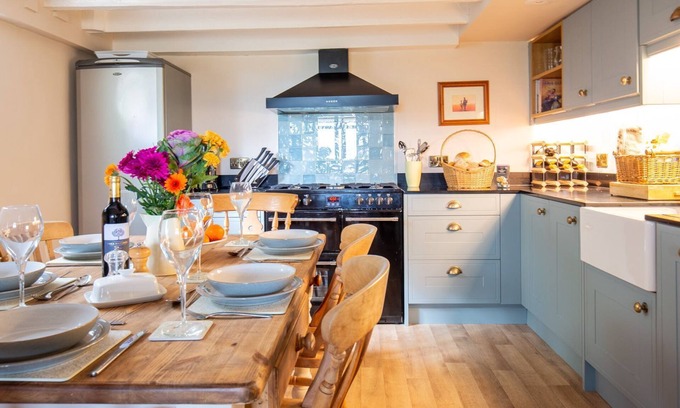 Blockley Cottage | Lark Rise Cottage - sleeps 5 guests in 3 bedrooms