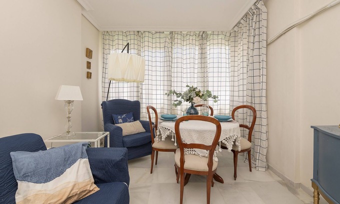 Cadiz House | LAS ADELFAS - Fantastic duplex apartment with free WiFi