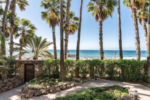 Golden Mile Apartment | Las Cañas Beach apartment in the Golden Mile with private parking, perfect location!
