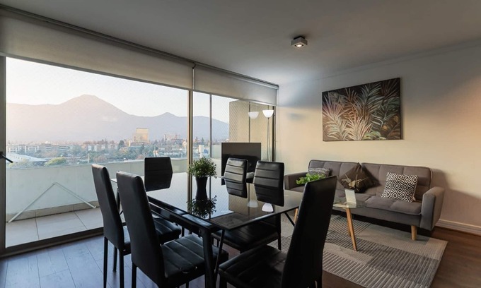 Vitacura Apartment | Las Condes Awaits: Spacious Apartment for 4