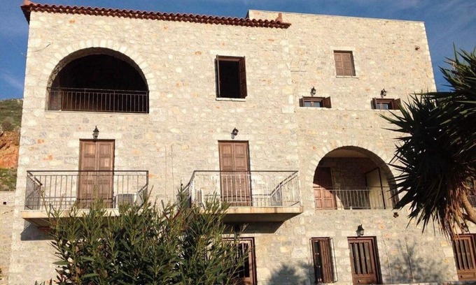 Omales House | Las - Giannakakoy Traditional Stone Houses
