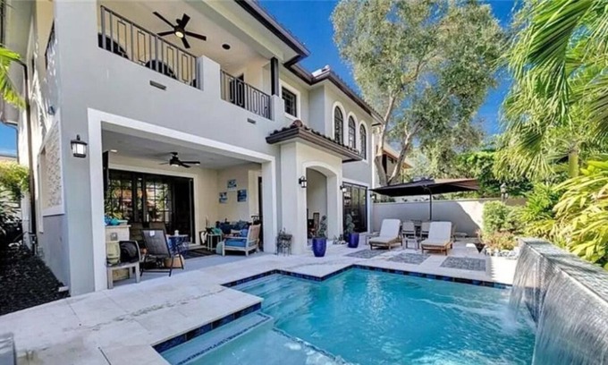 Colee Hammock House | Las Olas Mansion! Award winning builder!