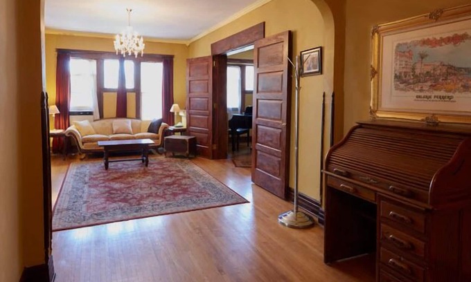 West Central House | LaSalle Guest House
