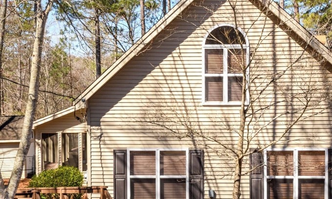 Gumlog House | LAST MINUTE DEALS 15% OFF,Lake Hartwell,Private Dock, Fire Pit,Screened Porch