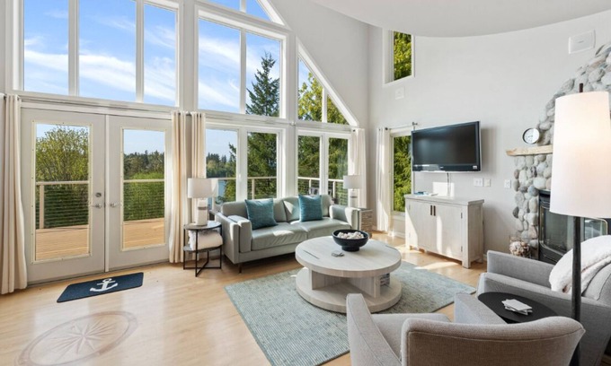 Artondale House | Last minute deals! Tranquil Luxury: Gig Harbor's Premier Vacation Home w/Hot Tub