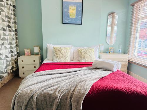 Birmingham Apartment | Last-Minute Reserve l Exclusive Deal l Sleeps Up to 5 l Free Parking l cottage l close to city