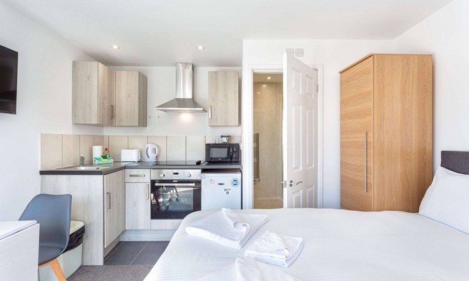 Hele Apartment | Late Rooms at North Devon Resort