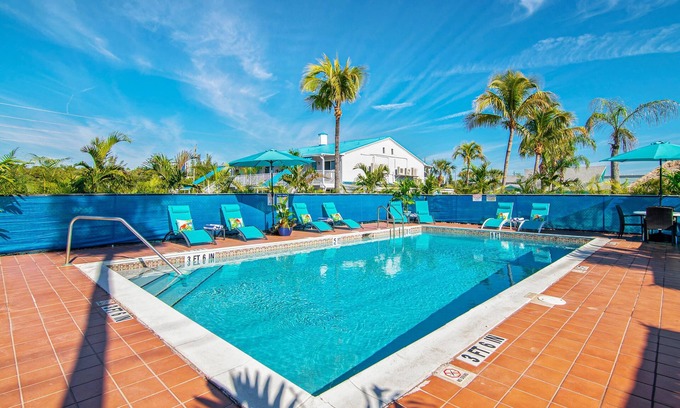 Fort Myers Beach Hotel | Latitude 26 Waterfront Resort & Marina
