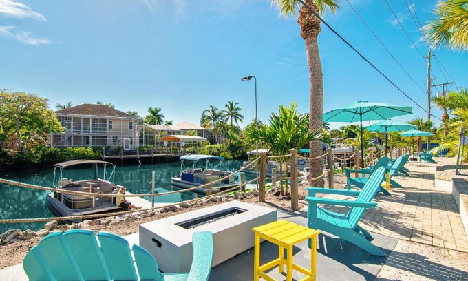 Fort Myers Beach Hotel | Latitude 26 Waterfront Resort and Marina