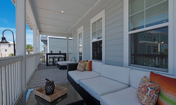 Navarre Beach House | “Latitude Adjustment “ Stunning Beach Home! Kayak/Paddleboard, Bikes, Pool