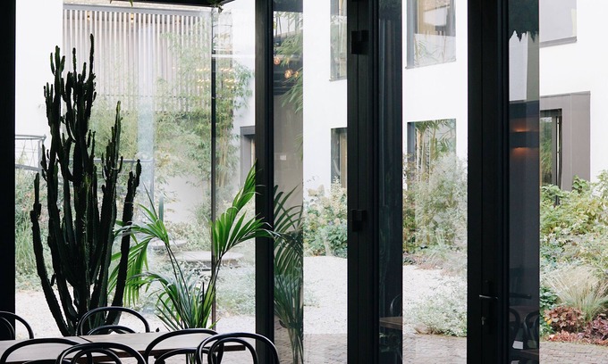 Matonge Hotel | Latroupe Hotel Jardin Secret