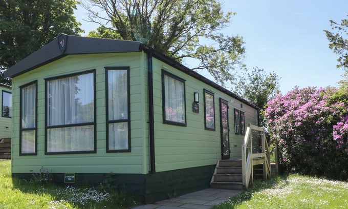 Tavistock House | LAUGHTER, pet friendly, with a garden in Moortown