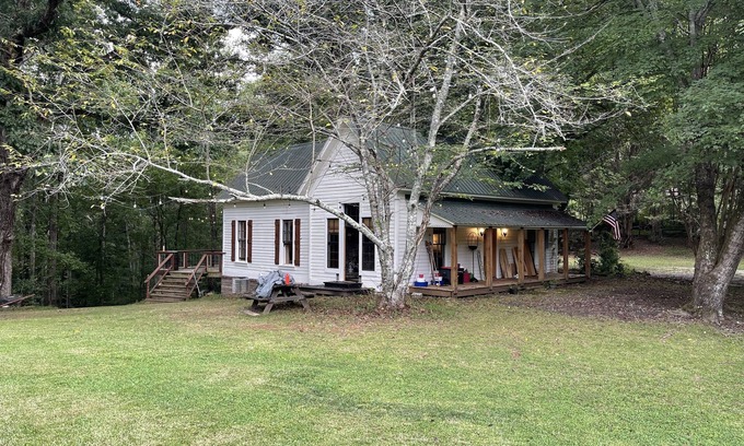 Demorest Other | Laurel Springs- A 1927 Farmhouse renovated with modern day comforts!