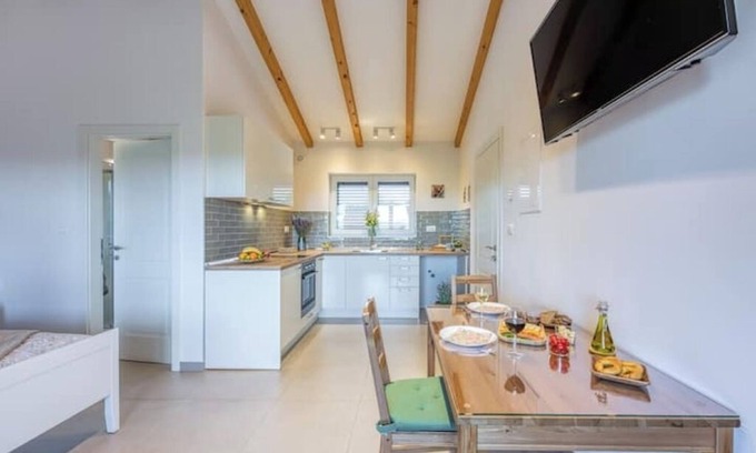 Kringa Apartment | LAVANDA - Relax in Greenery & Explore Istria