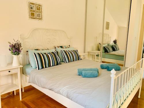 Donji Morinj Apartment | Lavender Bay Apartment C31