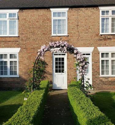 Louth House | Lavender Cottage, a pretty period cottage in Louth