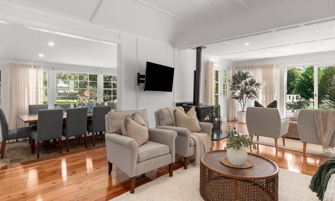 Alpine Cottage | Lavender Cottage, Alpine, Southern Highlands