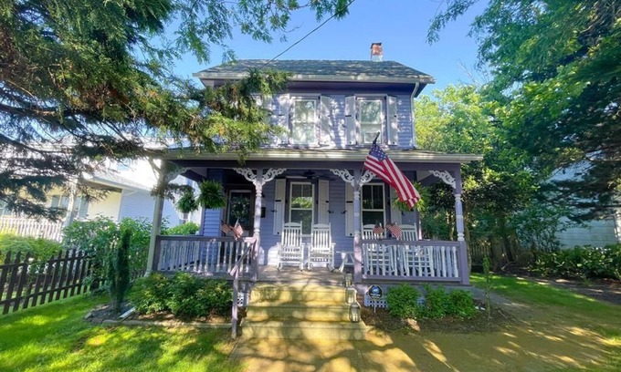 West Cape May House | Lavender Dreams By The Sea (4 BR/2 BA) PET FRIENDLY home in WEST CAPE MAY!