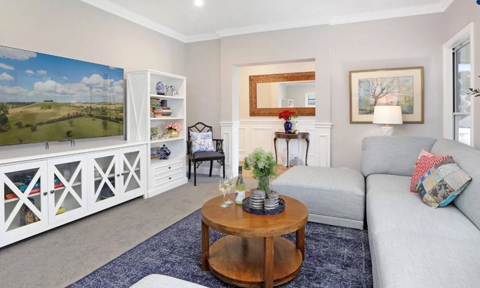 Moss Vale House | Lavender Haze – serene luxe retreat