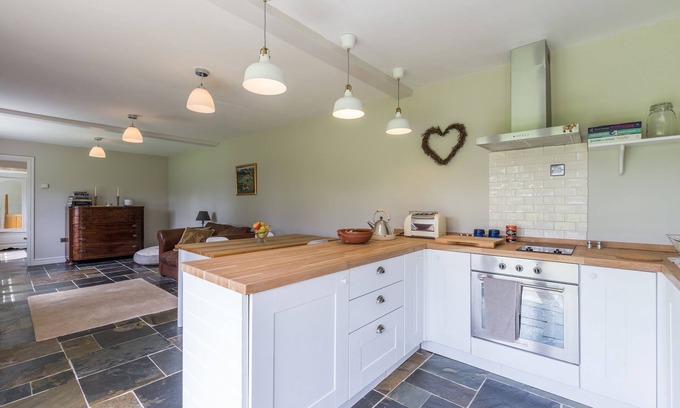Hanmer House | Lavender Lodge, Warwickshire, United Kingdom