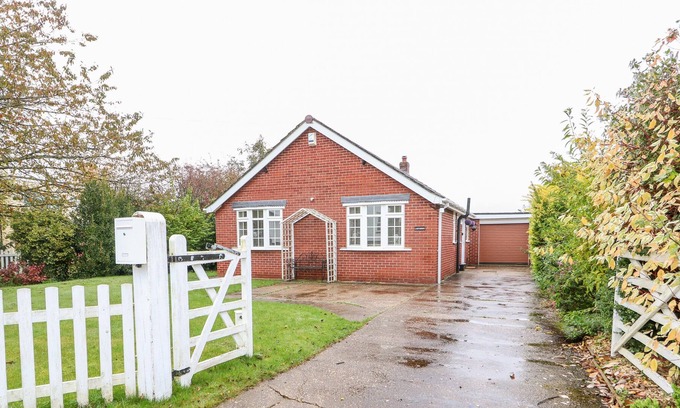 Louth Cottage | LAVENDERS, family friendly, country holiday cottage in Louth