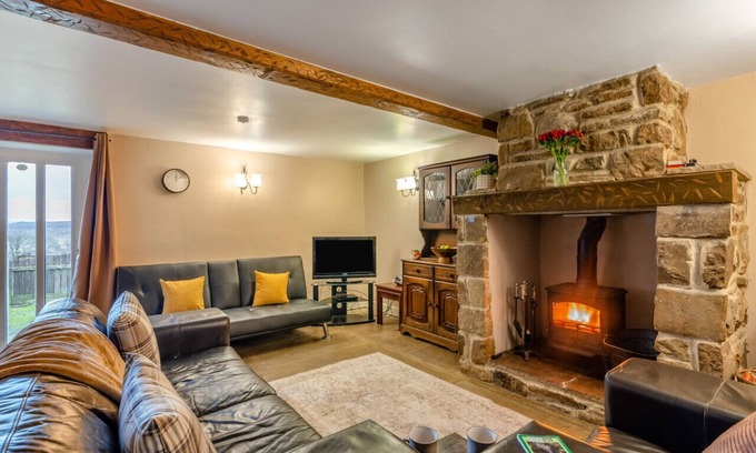 Eggleston House | Laverock Lodge - Two Bedroom House, Sleeps 4