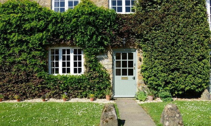 Bridport House | Laverstock Cottage